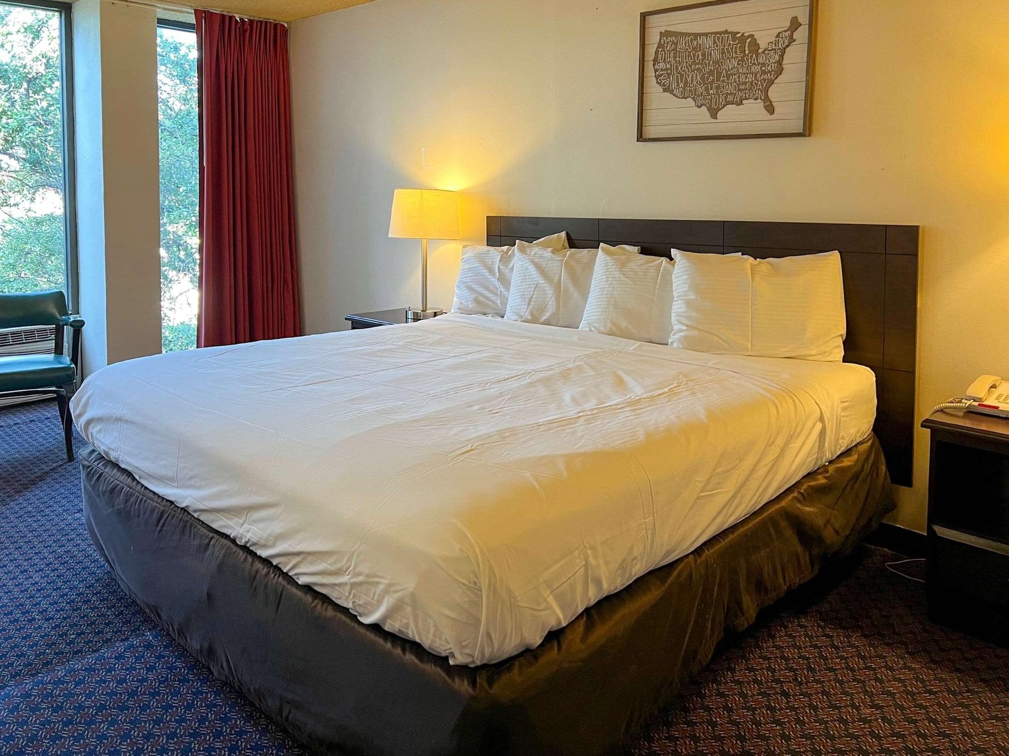 Econo Lodge San Angelo Bagian luar foto