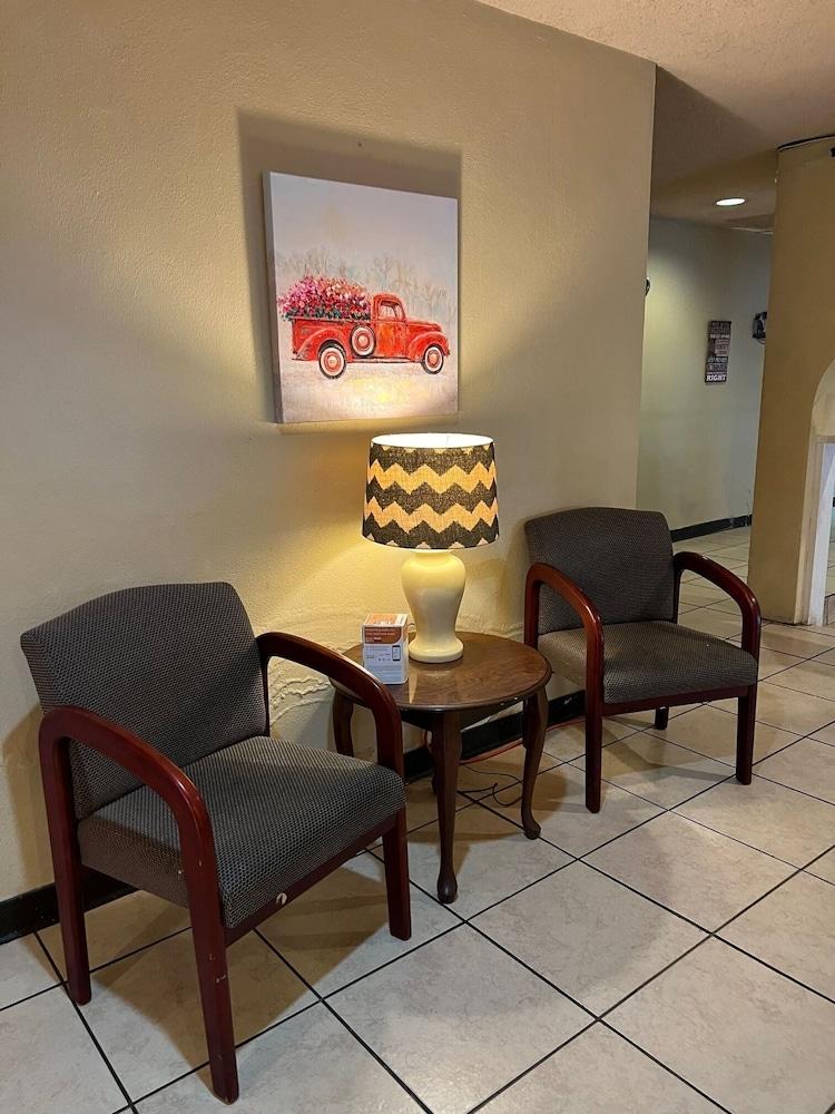 Econo Lodge San Angelo Bagian luar foto
