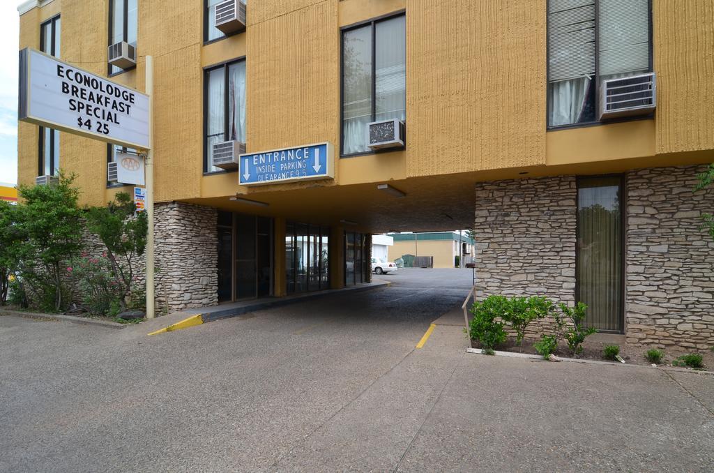 Econo Lodge San Angelo Bagian luar foto