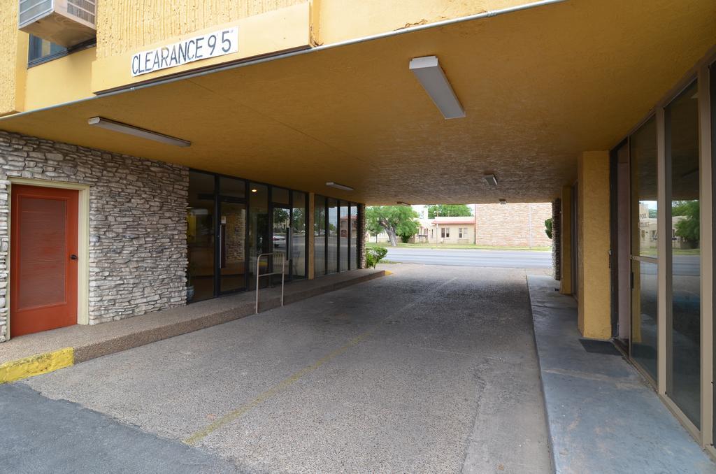 Econo Lodge San Angelo Bagian luar foto