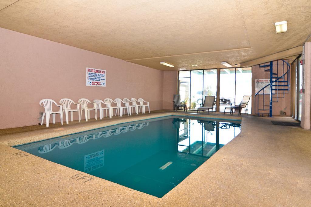 Econo Lodge San Angelo Bagian luar foto