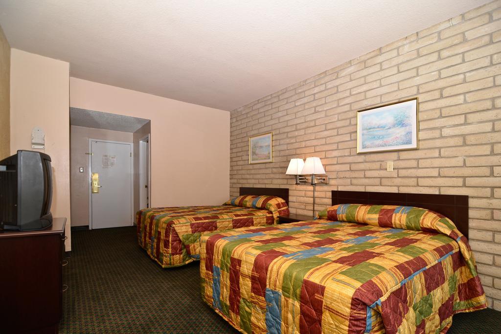 Econo Lodge San Angelo Bagian luar foto
