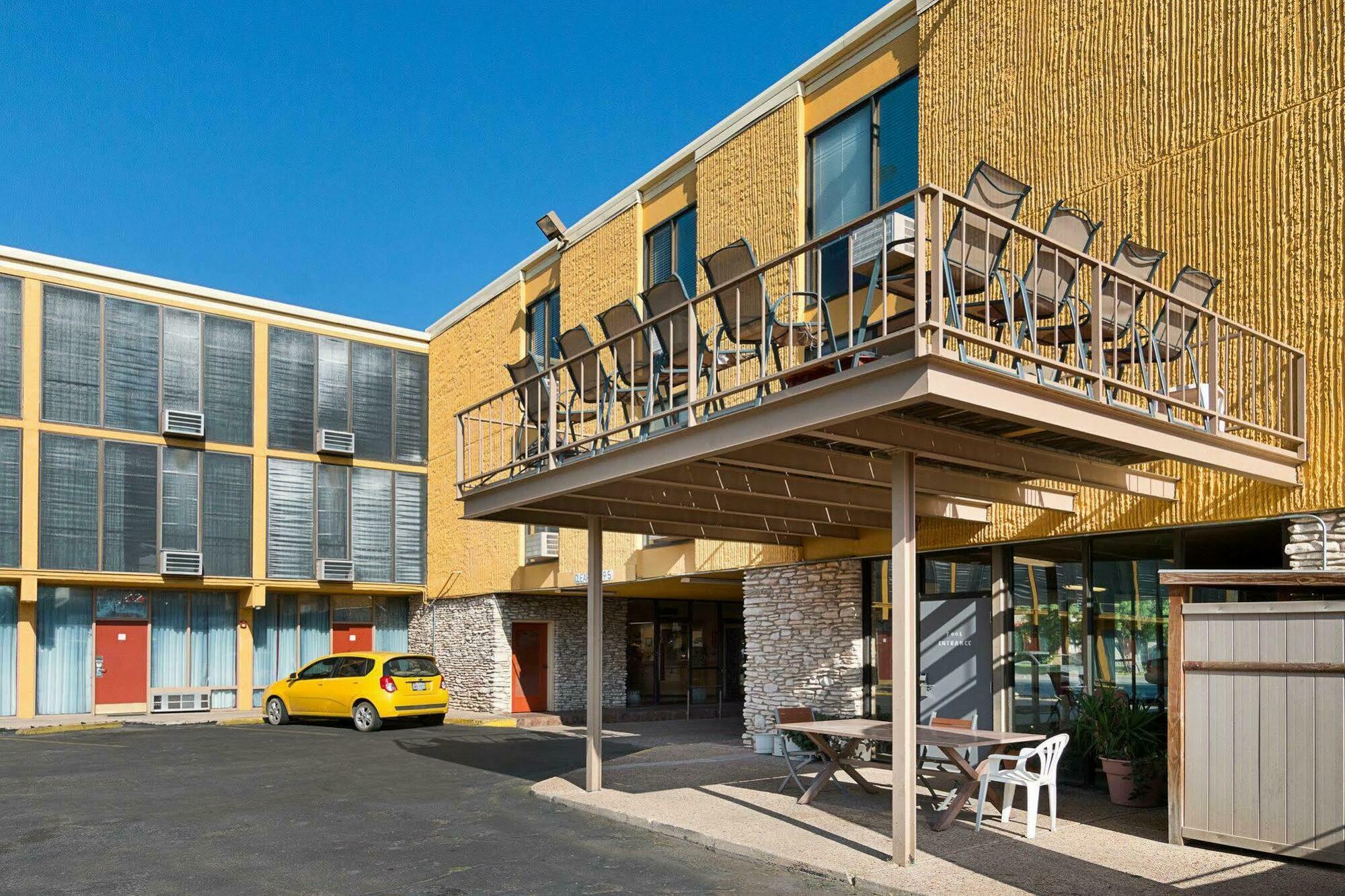 Econo Lodge San Angelo Bagian luar foto